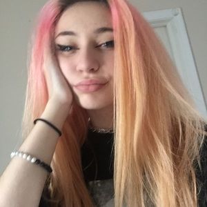 Meet your Posher, Isabel